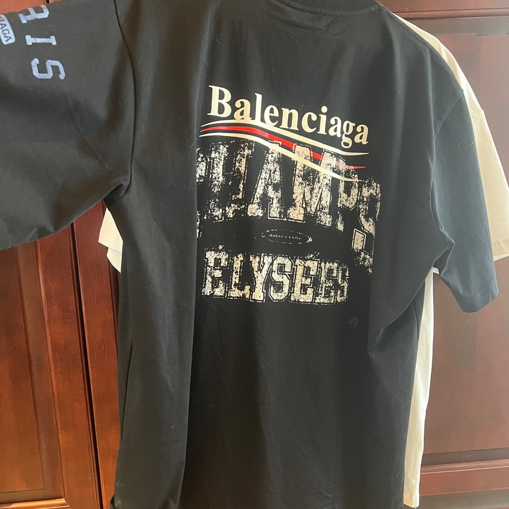 Balenciaga Black T-Shirt with Paris Motif - Picture 2 of 2